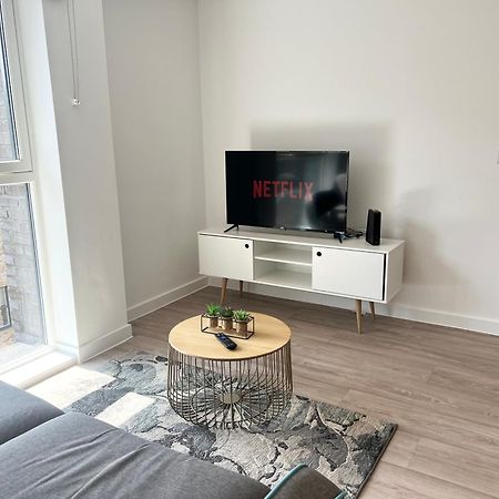 Lovely 2 Bedroom Apartment แมนเชสเตอร์ ภายนอก รูปภาพ