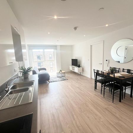 Lovely 2 Bedroom Apartment แมนเชสเตอร์ ภายนอก รูปภาพ